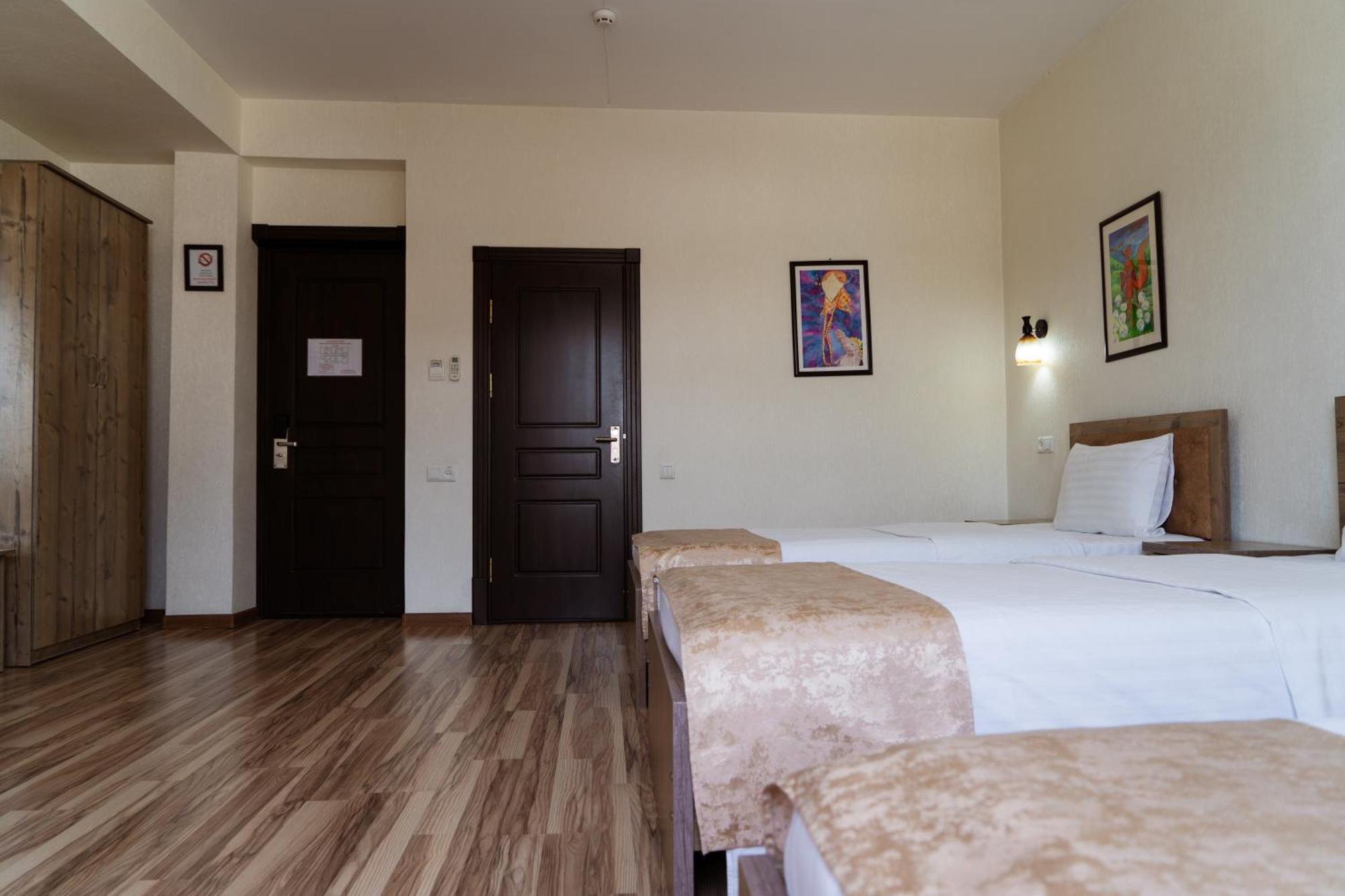 Tourist Inn Hotel Tashkent Esterno foto