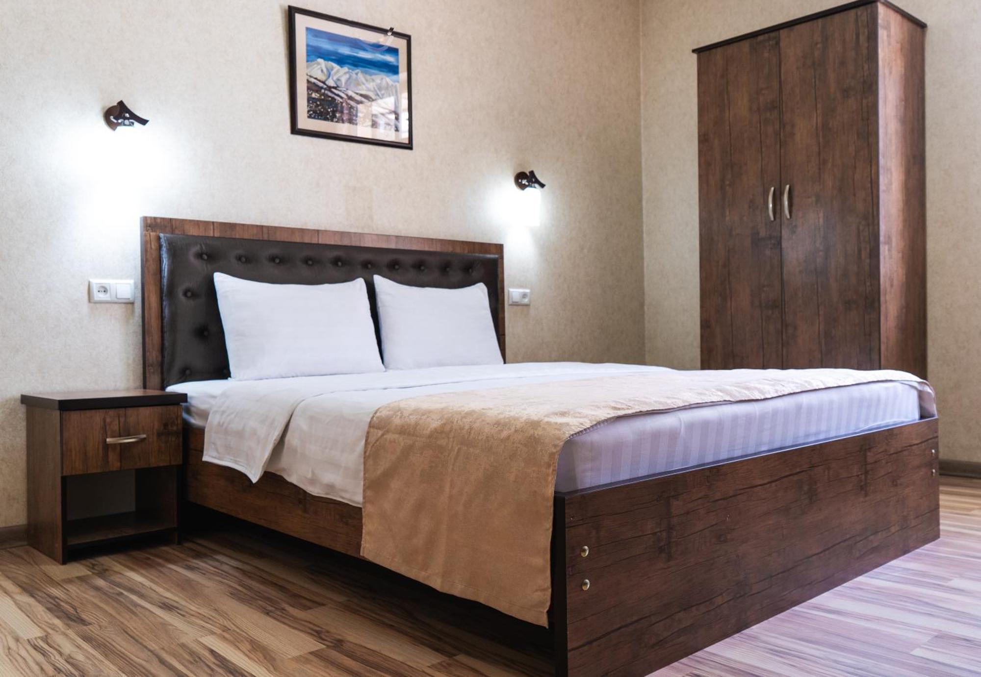 Tourist Inn Hotel Tashkent Esterno foto