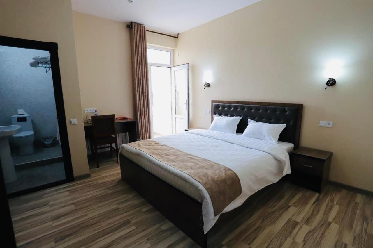 Tourist Inn Hotel Tashkent Esterno foto