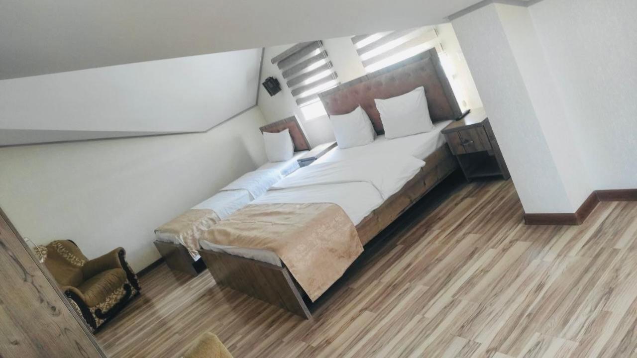 Tourist Inn Hotel Tashkent Esterno foto